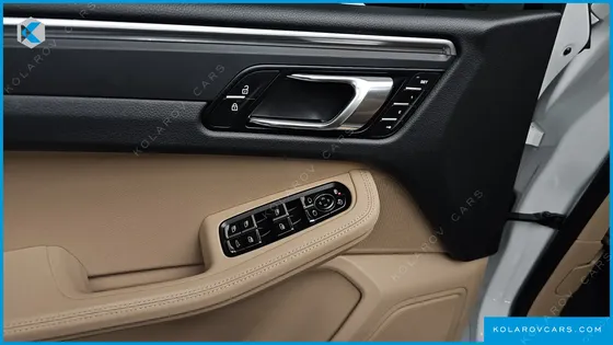 PORSCHE MACAN 2.0