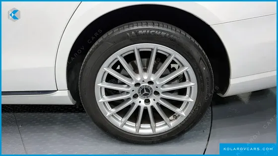 MERCEDES E-CLASS E220D 4MATIC EXCLUSIVE