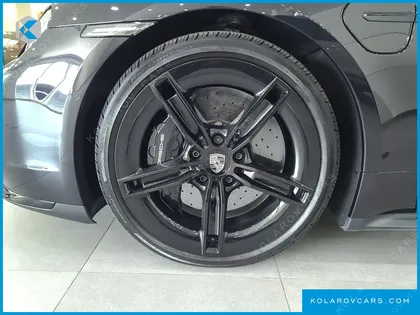 PORSCHE TAYCAN TURBO S