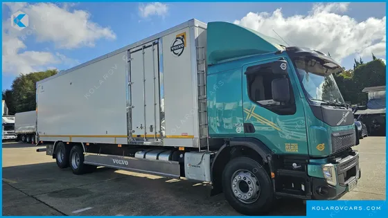 VOLVO CARGO TRUCK 6X2