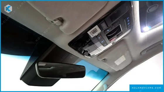 HYUNDAI STARIA LOUNGE 9-SEATER