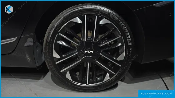 KIA K8 2.5 GASOLINE 2WD