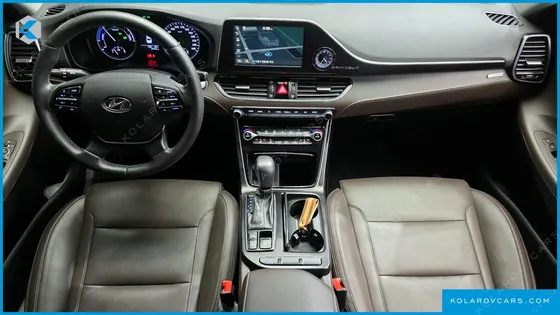 HYUNDAI GRANDEUR PREMIUM