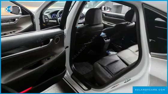 HYUNDAI GRANDEUR PREMIUM