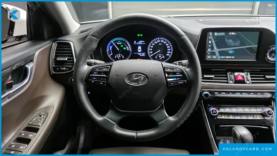HYUNDAI GRANDEUR PREMIUM