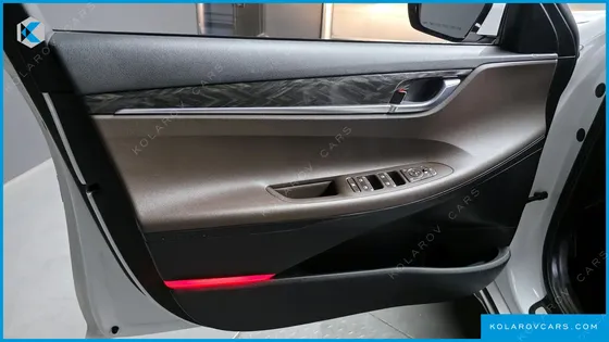 HYUNDAI GRANDEUR PREMIUM
