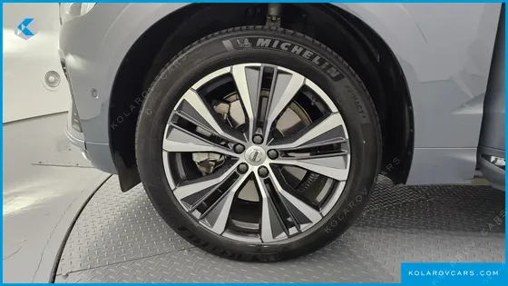 VOLVO XC60 B6 INSCIRTION
