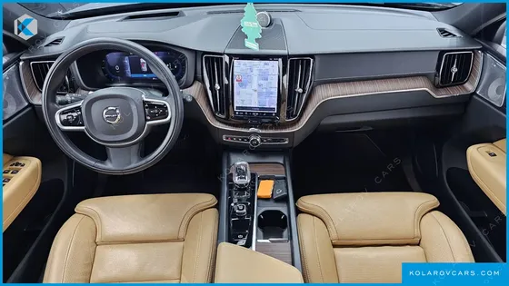 VOLVO XC60 B6 INSCIRTION