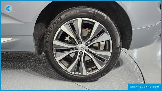 VOLVO XC60 B6 INSCIRTION