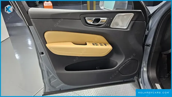 VOLVO XC60 B6 INSCIRTION