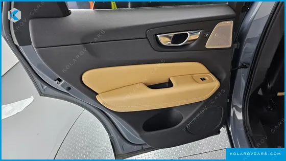 VOLVO XC60 B6 INSCIRTION