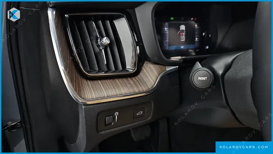 VOLVO XC60 B6 INSCIRTION