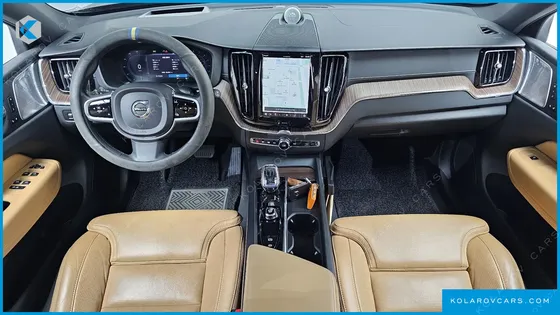 VOLVO XC60 B6 INSCIRTION