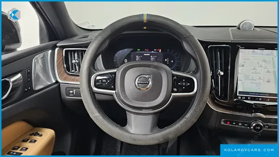 VOLVO XC60 B6 INSCIRTION