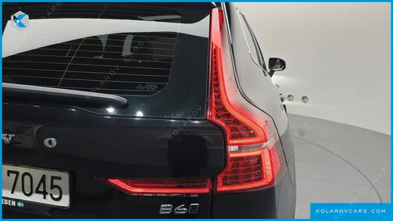 VOLVO XC60 B6 INSCIRTION