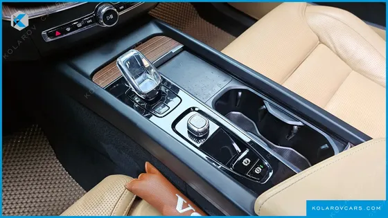 VOLVO XC60 B5 ULTIMATE BRIGHT