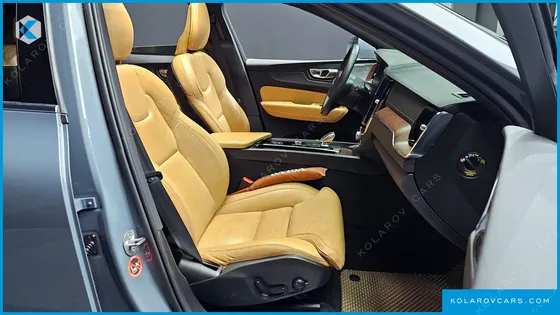 VOLVO XC60 B5 ULTIMATE BRIGHT