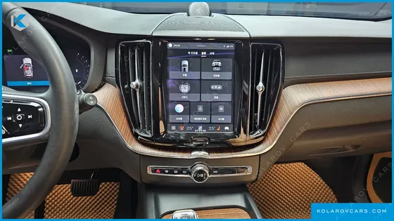 VOLVO XC60 B5 ULTIMATE BRIGHT