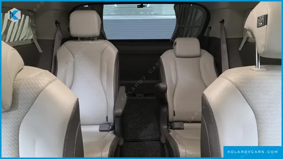 KIA CARNIVAL 9-SEATER HI-LIMOUSINE