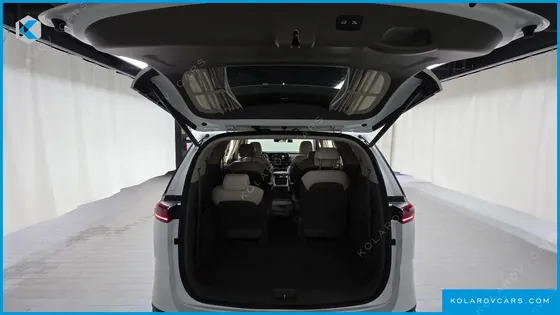 KIA CARNIVAL 9-SEATER HI-LIMOUSINE