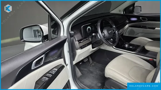 KIA CARNIVAL GASOLINE 7-SEATER SIGNATURE