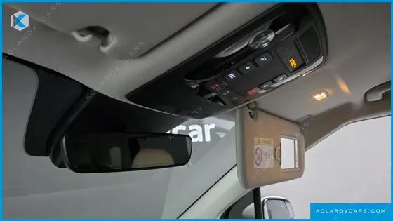 KIA CARNIVAL GASOLINE 7-SEATER SIGNATURE