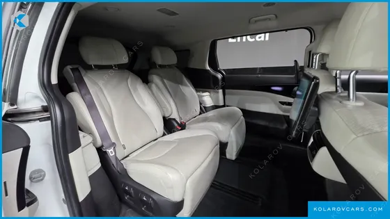 KIA CARNIVAL GASOLINE 7-SEATER SIGNATURE
