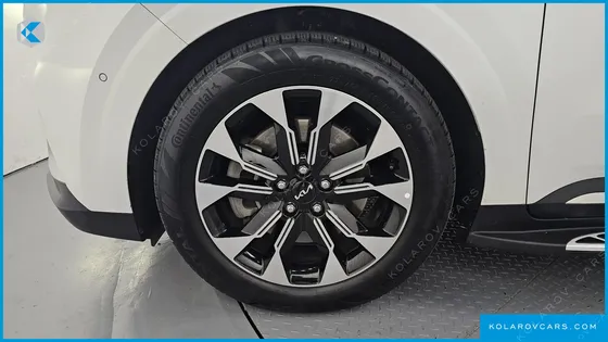 KIA CARNIVAL 9-SEATER SIGNATURE