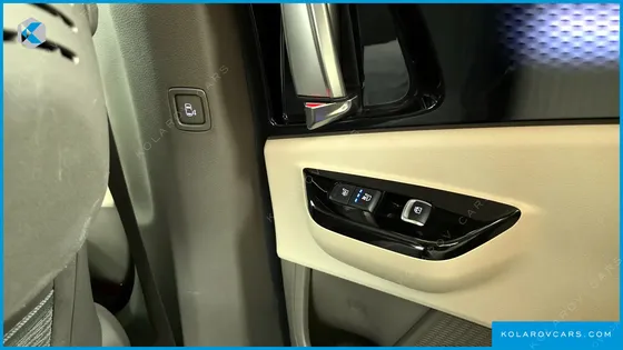 KIA CARNIVAL GASOLINE 9-SEATER HI-LIMOUSINE