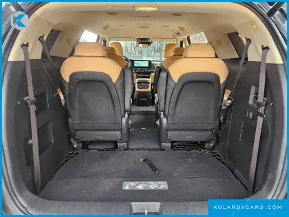 KIA CARNIVAL 9-SEATER SIGNATURE