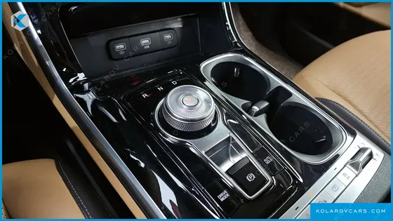 KIA CARNIVAL 7-SEATER SIGNATURE