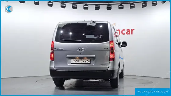 HYUNDAI STAREX VAN 5-SEATER