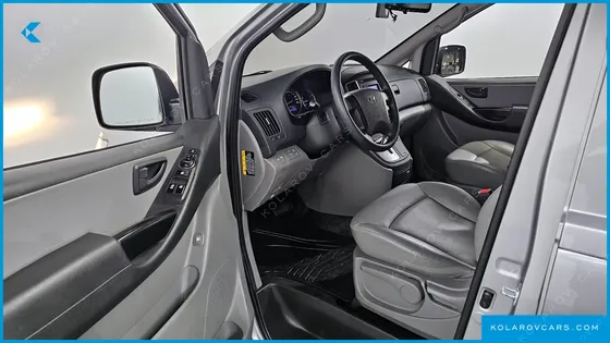 HYUNDAI STAREX VAN 5-SEATER