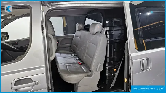 HYUNDAI STAREX VAN 5-SEATER