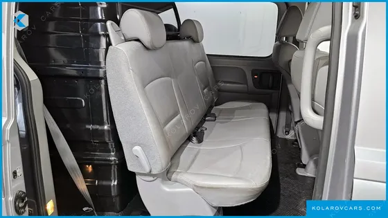 HYUNDAI STAREX VAN 5-SEATER