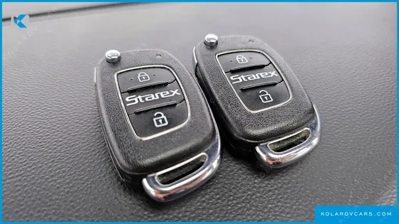 HYUNDAI STAREX VAN 5-SEATER