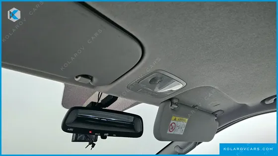HYUNDAI STAREX VAN 5-SEATER