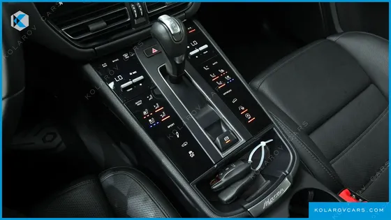 PORSCHE MACAN 2.0