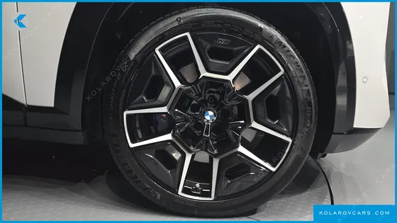 BMW XM 4.4