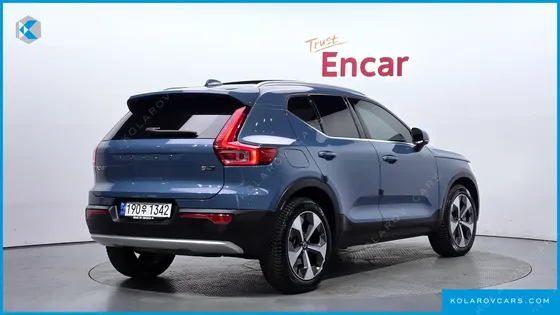 VOLVO XC40 B4 ULTIMATE BRIGHT