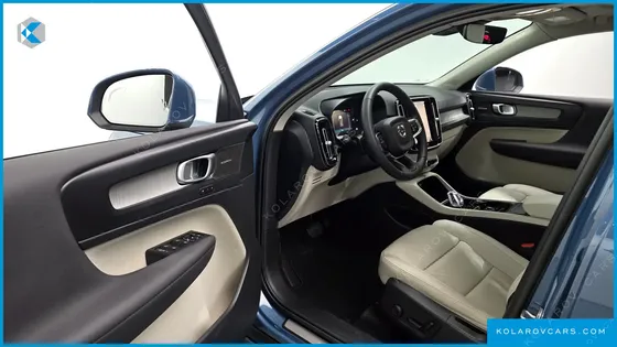 VOLVO XC40 B4 ULTIMATE BRIGHT