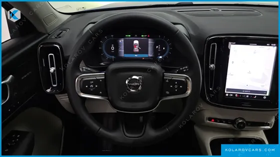 VOLVO XC40 B4 ULTIMATE BRIGHT