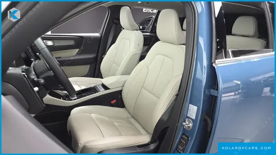 VOLVO XC40 B4 ULTIMATE BRIGHT