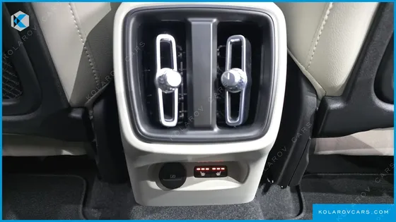VOLVO XC40 B4 ULTIMATE BRIGHT