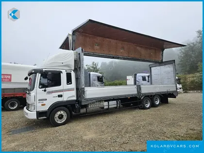 HYUNDAI MEGA TRUCK GOLD