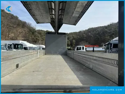 HYUNDAI MEGA TRUCK GOLD