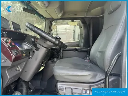 HYUNDAI MEGA TRUCK GOLD