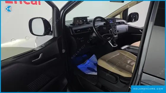 HYUNDAI STARIA CARGO 5-SEATER