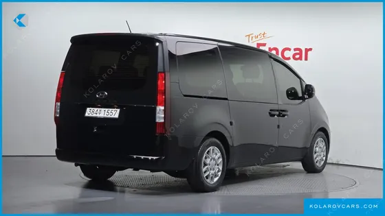 HYUNDAI STARIA 4WD TOURER 9-SEATER