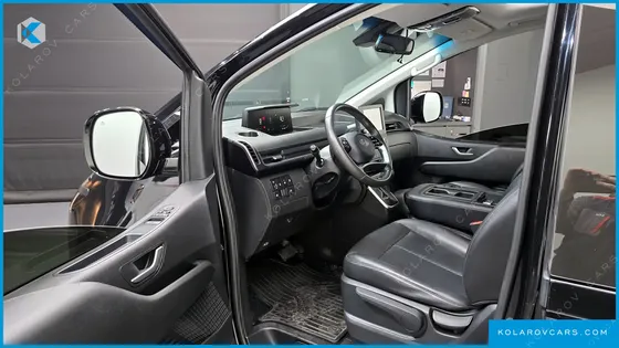 HYUNDAI STARIA 4WD TOURER 9-SEATER